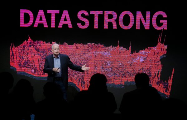T-Mobile to sell phones that call, text on Wi-Fi