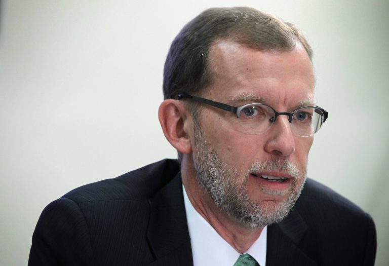 Congressional Budget Office Director Douglas Elmendorf speaks as he briefs members of the media Aug. 27, 2014 in Washington, DC. (Photo by Alex Wong/Getty images)