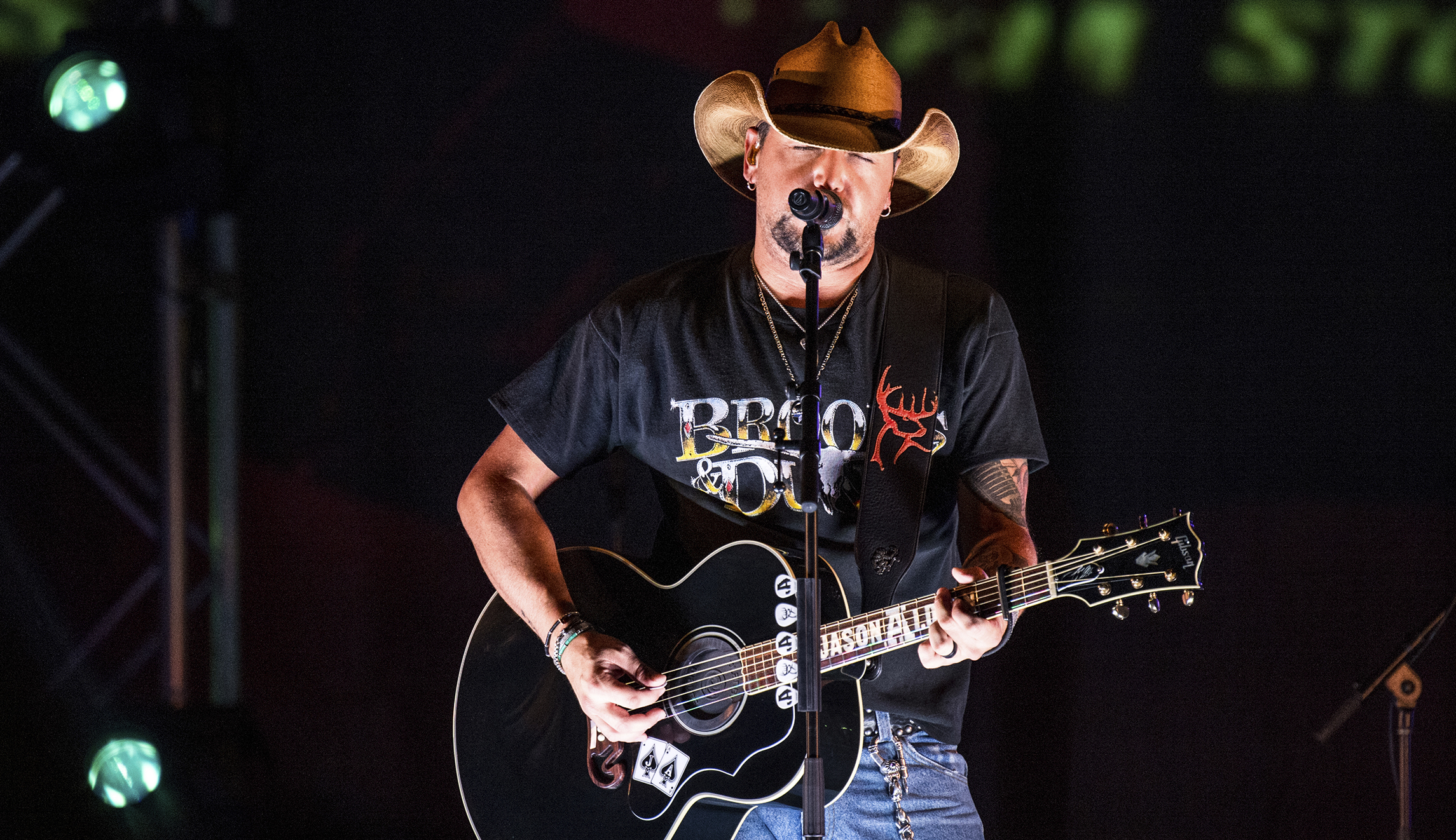 Jason Aldean cancels upcoming shows in wake of Las Vegas shooting