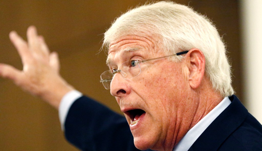Sen. Roger Wicker retweets Trump onto highway billboards. Will it help? Ask Luther Strange