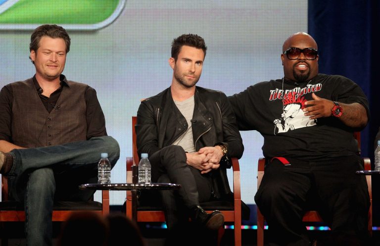 Blake Shelton tries to steer clear of Cee Lo’s furry friend