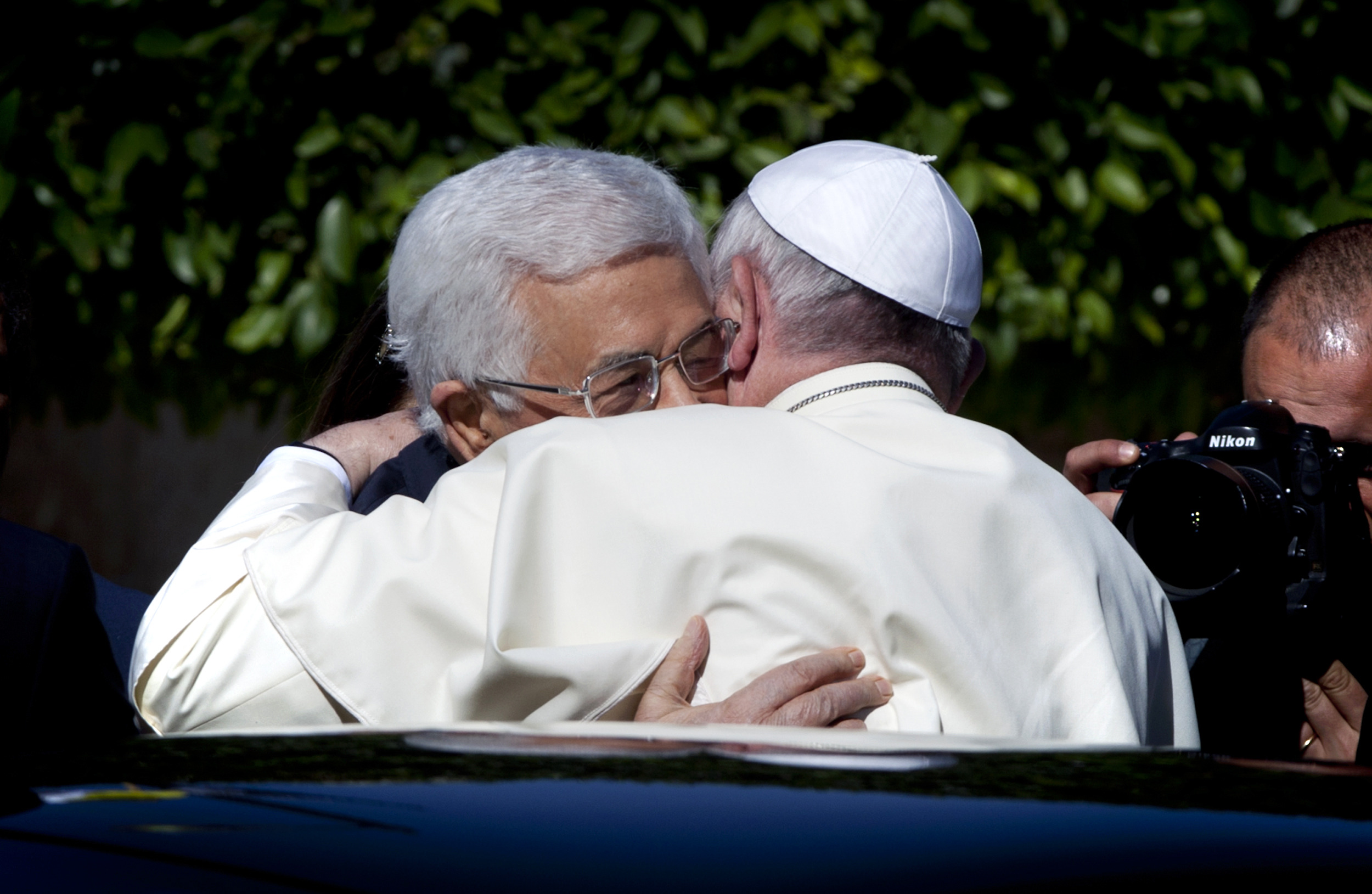 Pope gives Palestinians boost of support