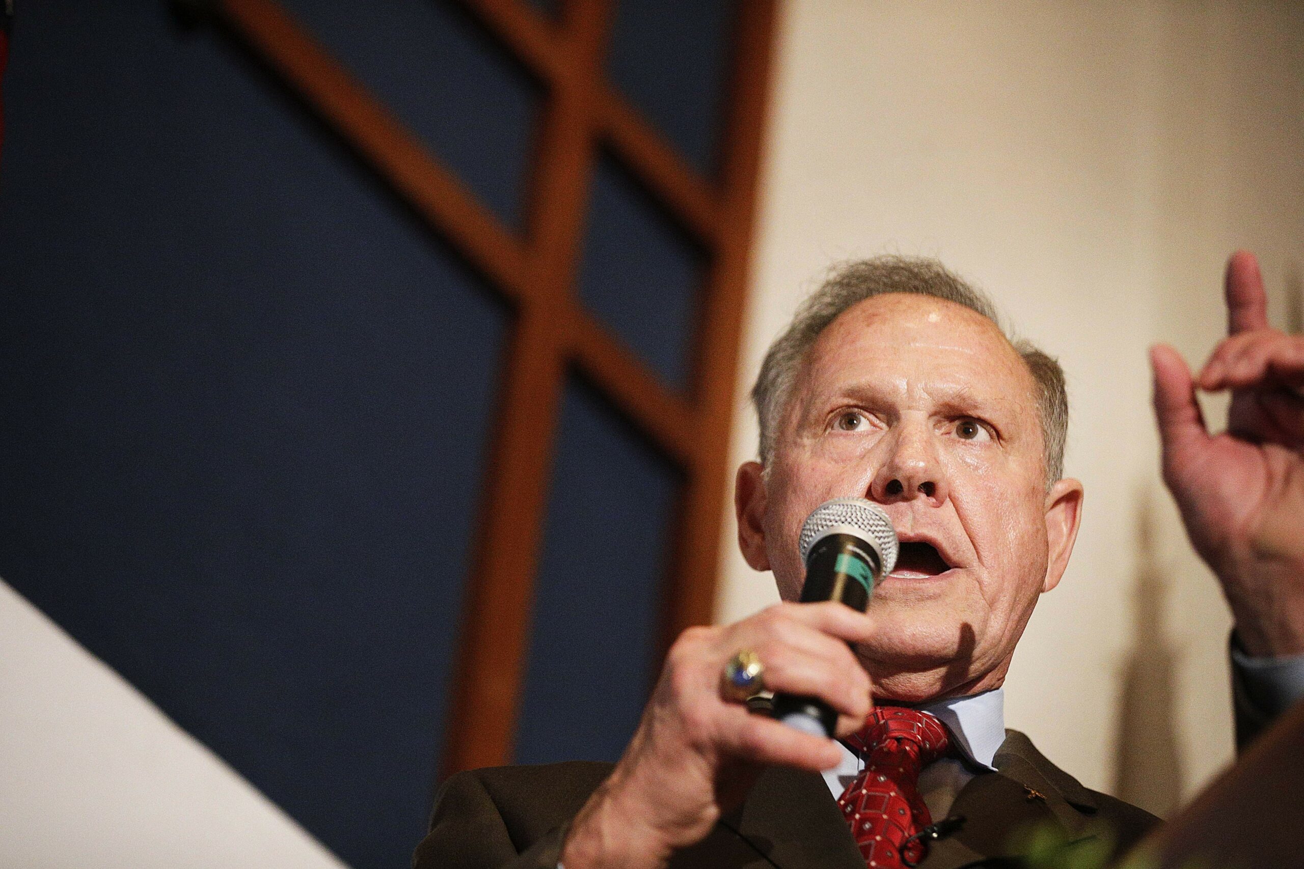 Luther Strange ‘proud’ to have Trump join him at Alabama rally