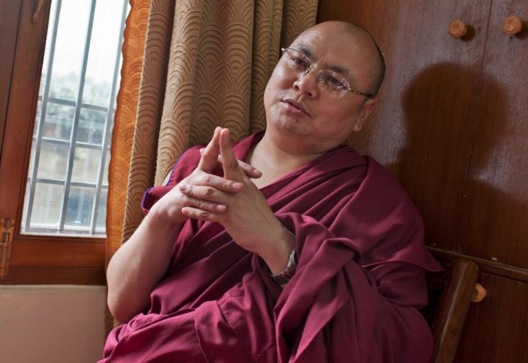 Tibetan monk escapes after criticizing Beijing