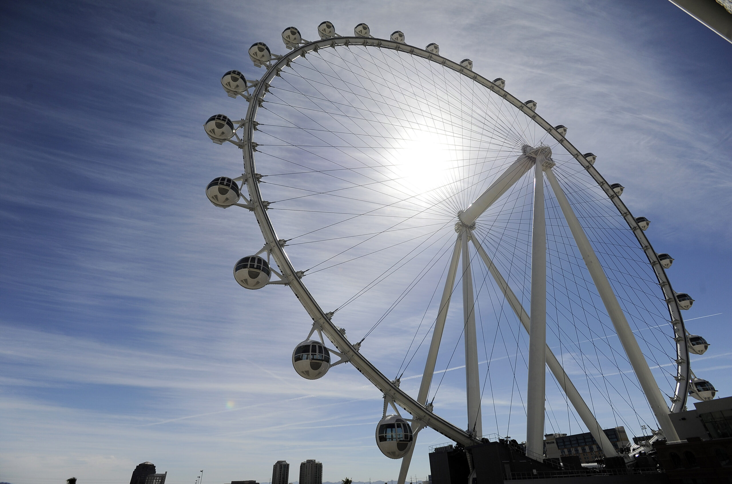 Riders wowed by view from big Vegas Ferris wheel