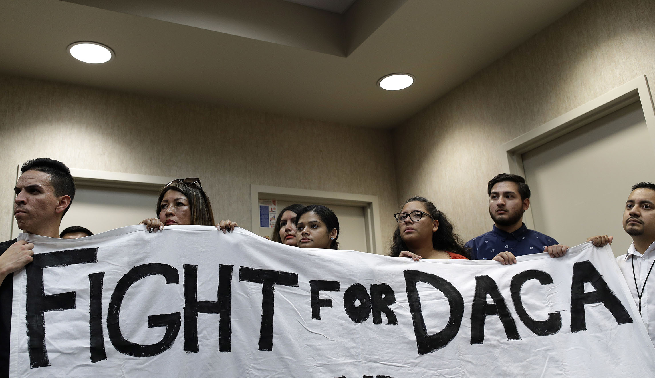 15 states, DC sue Trump to protect DACA recipients