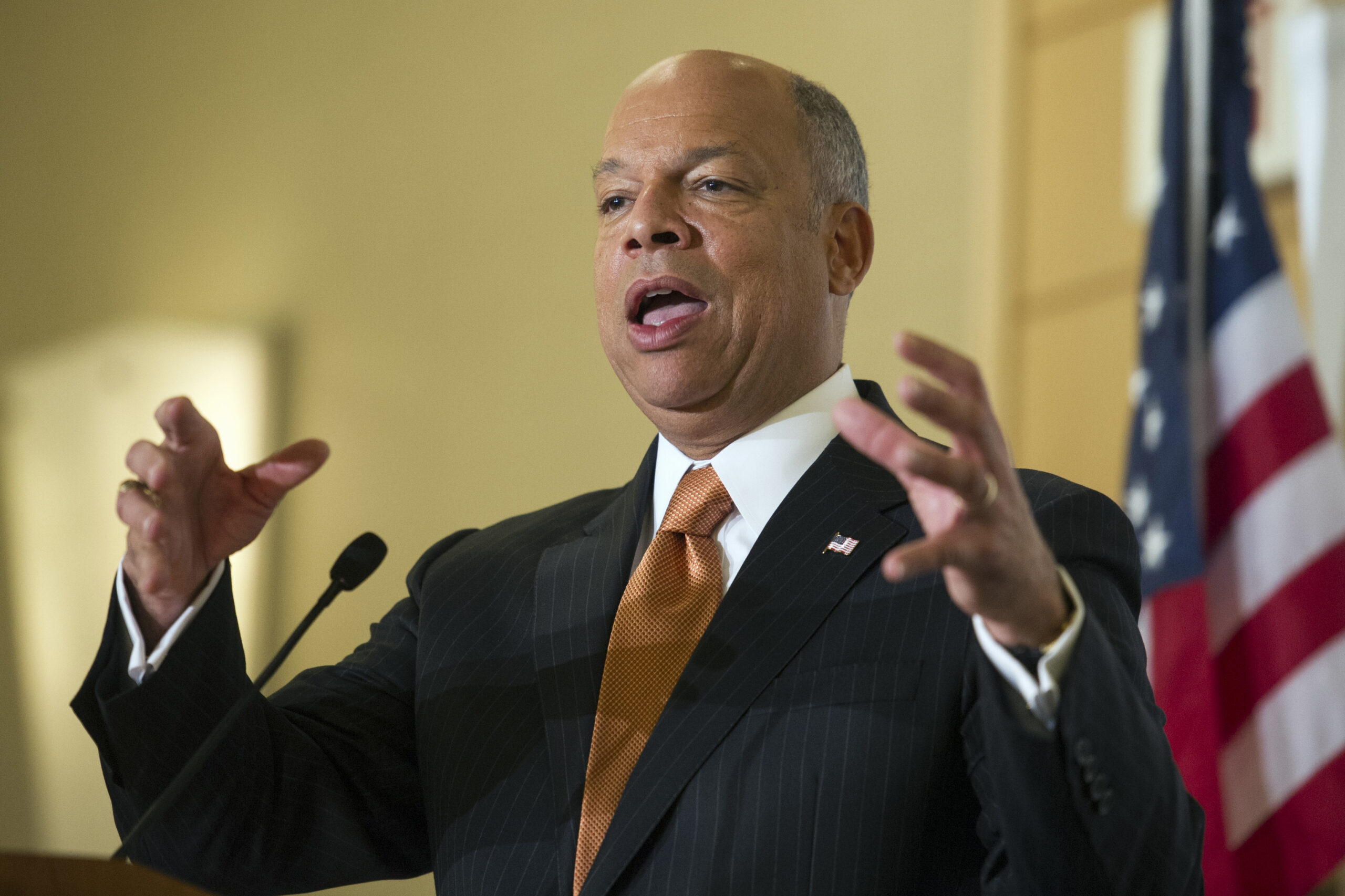 Homeland Security secretary pushes for clean funding bill