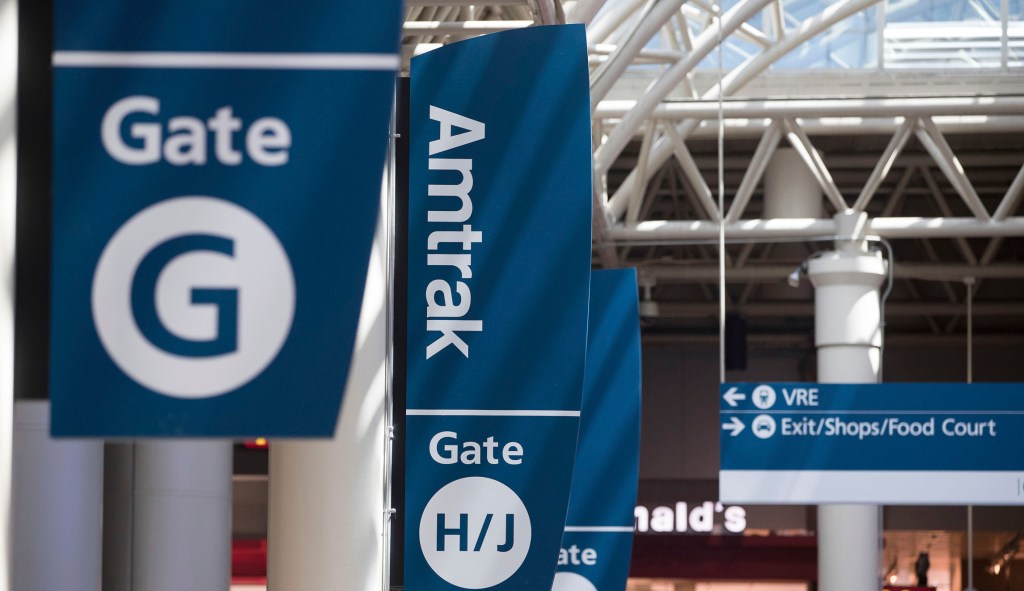 House votes to keep Amtrak subsidies