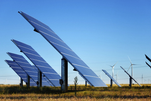 Solar industry looks to conservative groups for support