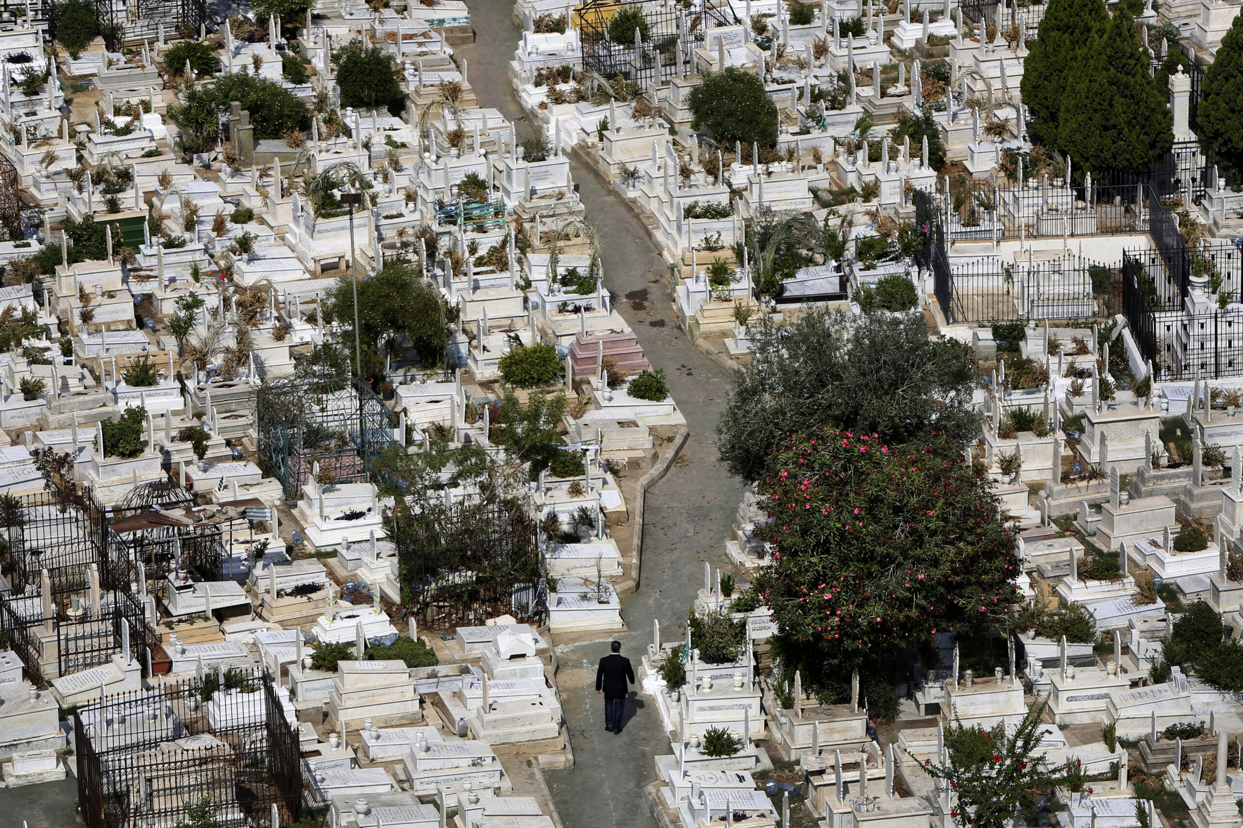 AP PHOTOS: Cemetery overcrowding around the world
