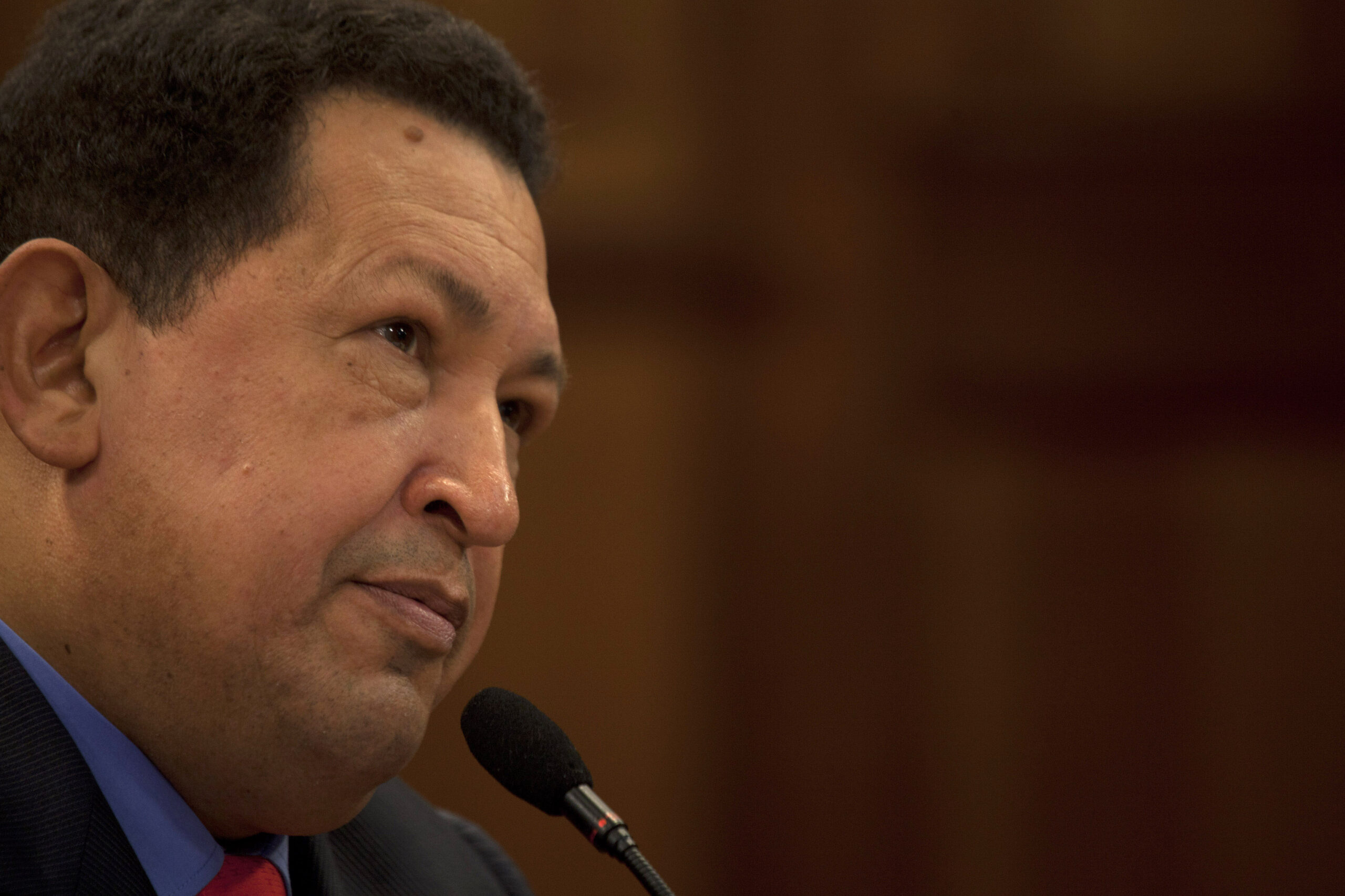 Venezuela’s Chavez says cancer back, plans surgery