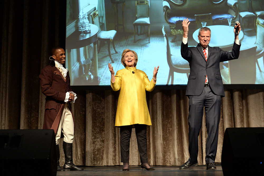 Media finally covers Clinton-de Blasio ‘racist’ joke
