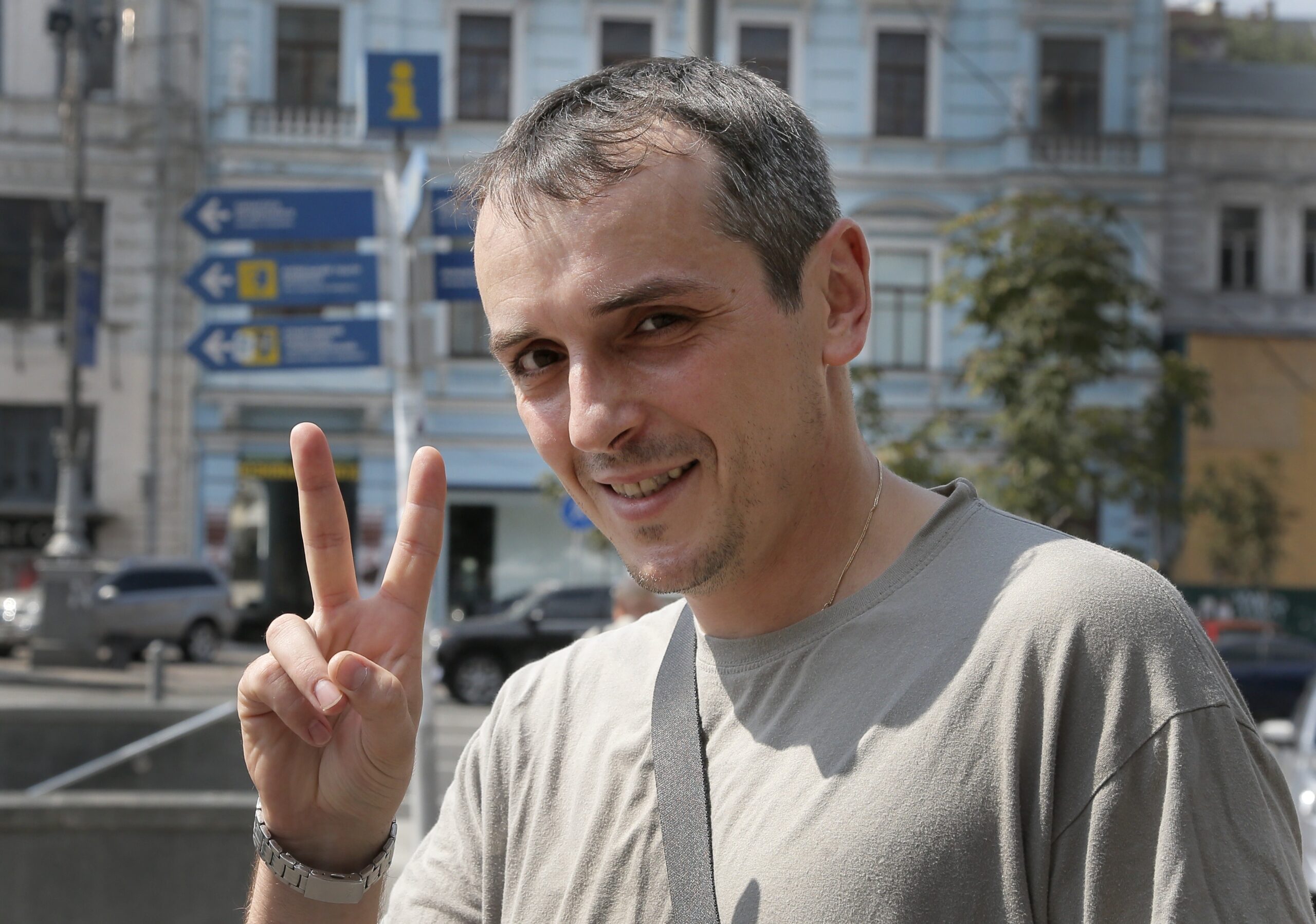 Ordinary Ukrainians become unlikely warriors