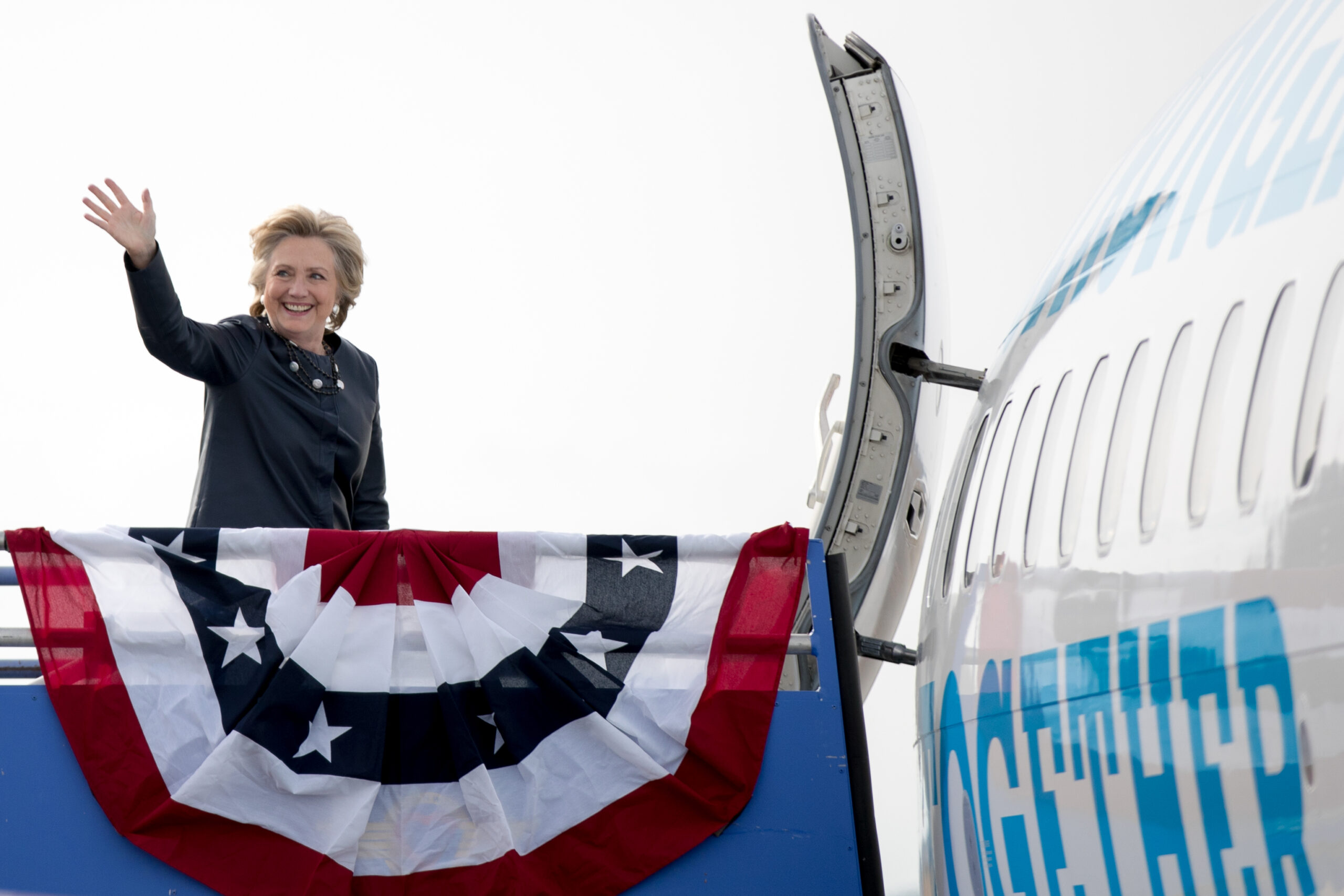 Clinton soars past Trump in Michigan