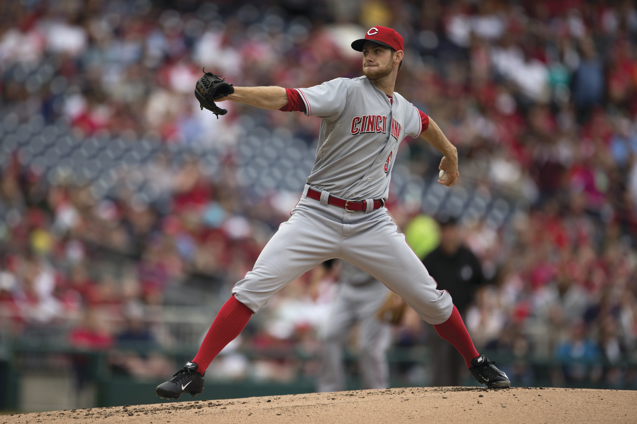 Nationals swing and miss on sweep of Reds