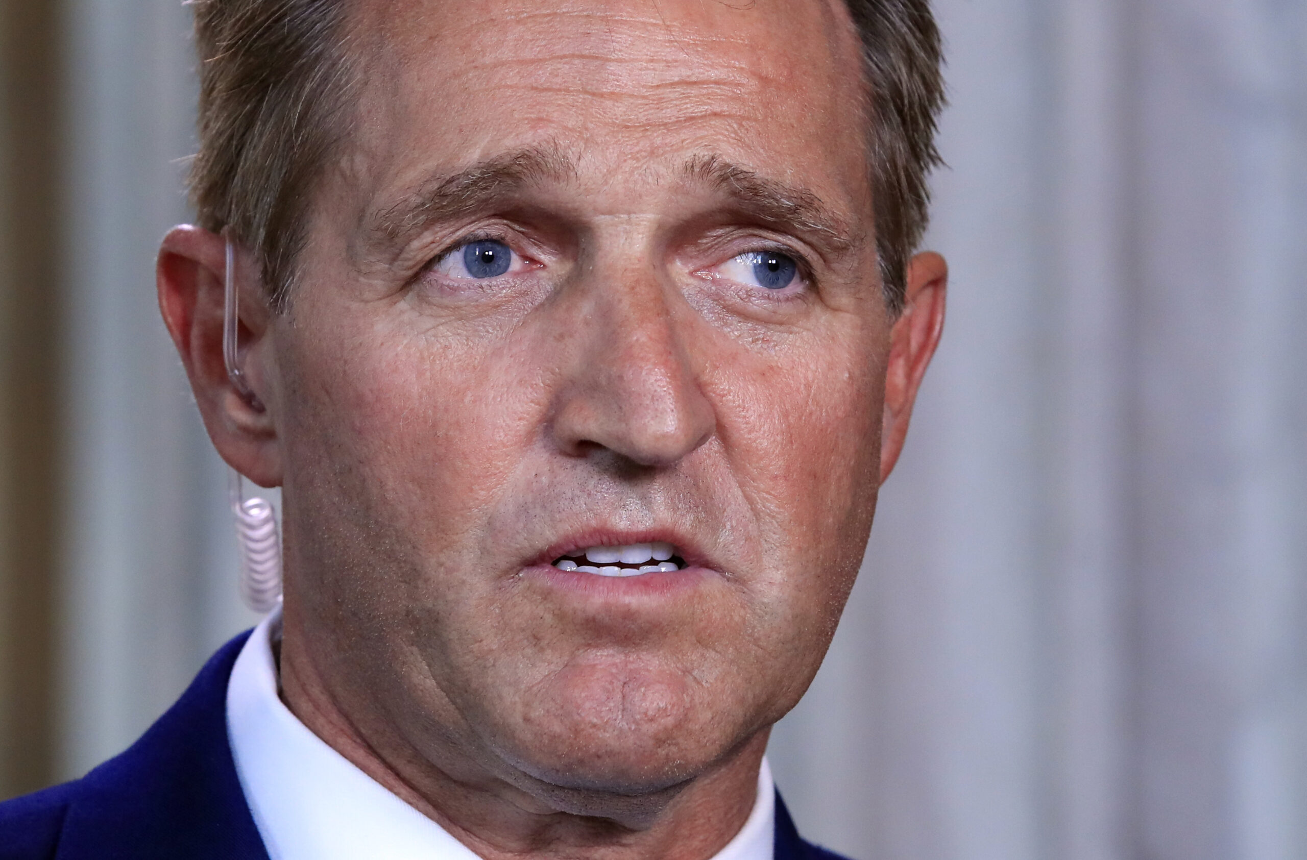 Pollster: Arizona doesn’t like Flake, just 30% approve