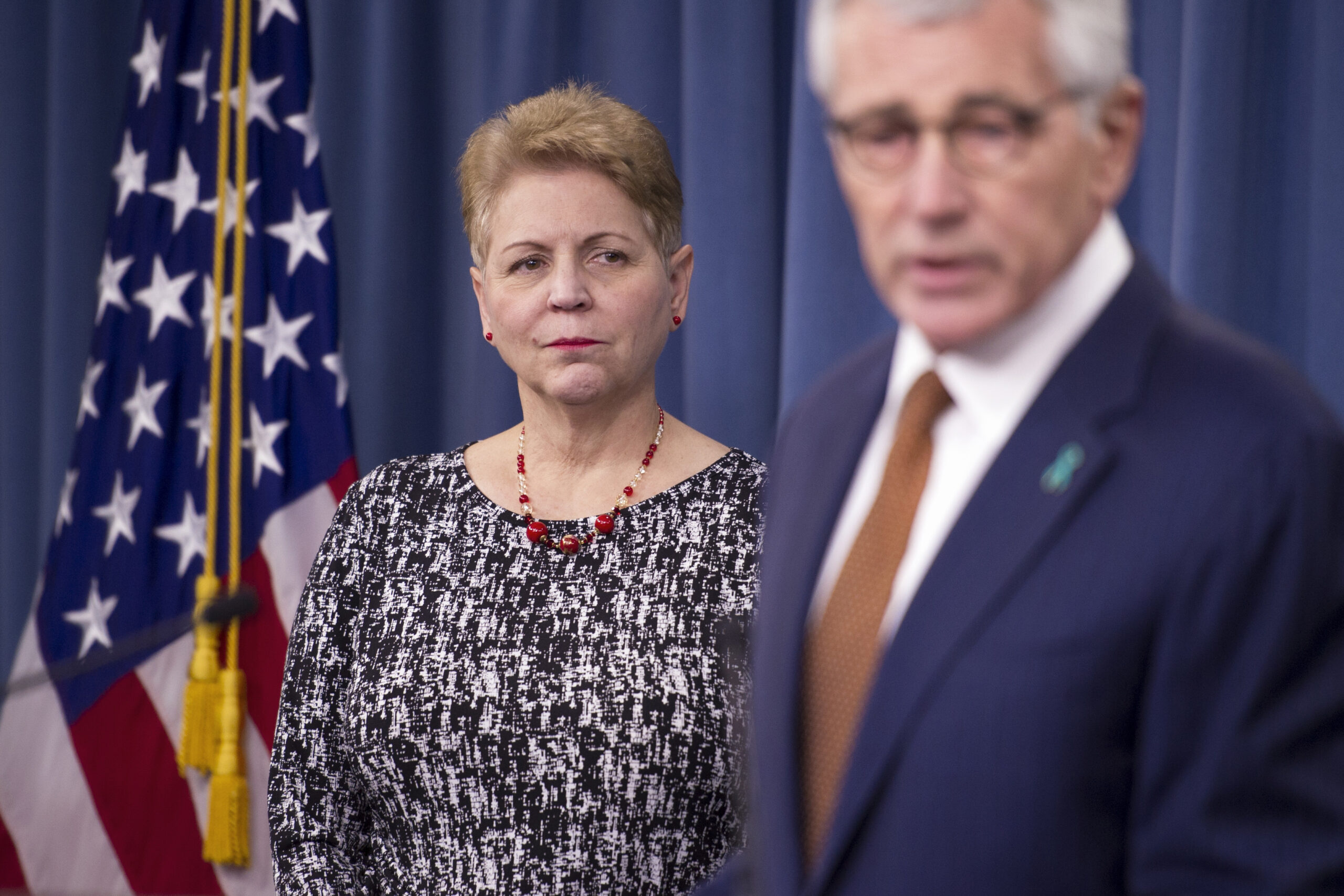 Top Pentagon personnel official resigns