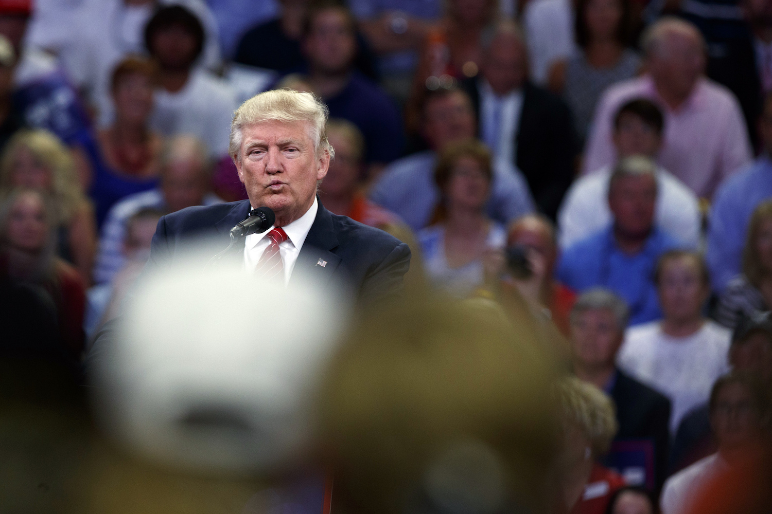 CHART: Trump is underperforming Romney among whites in swing states