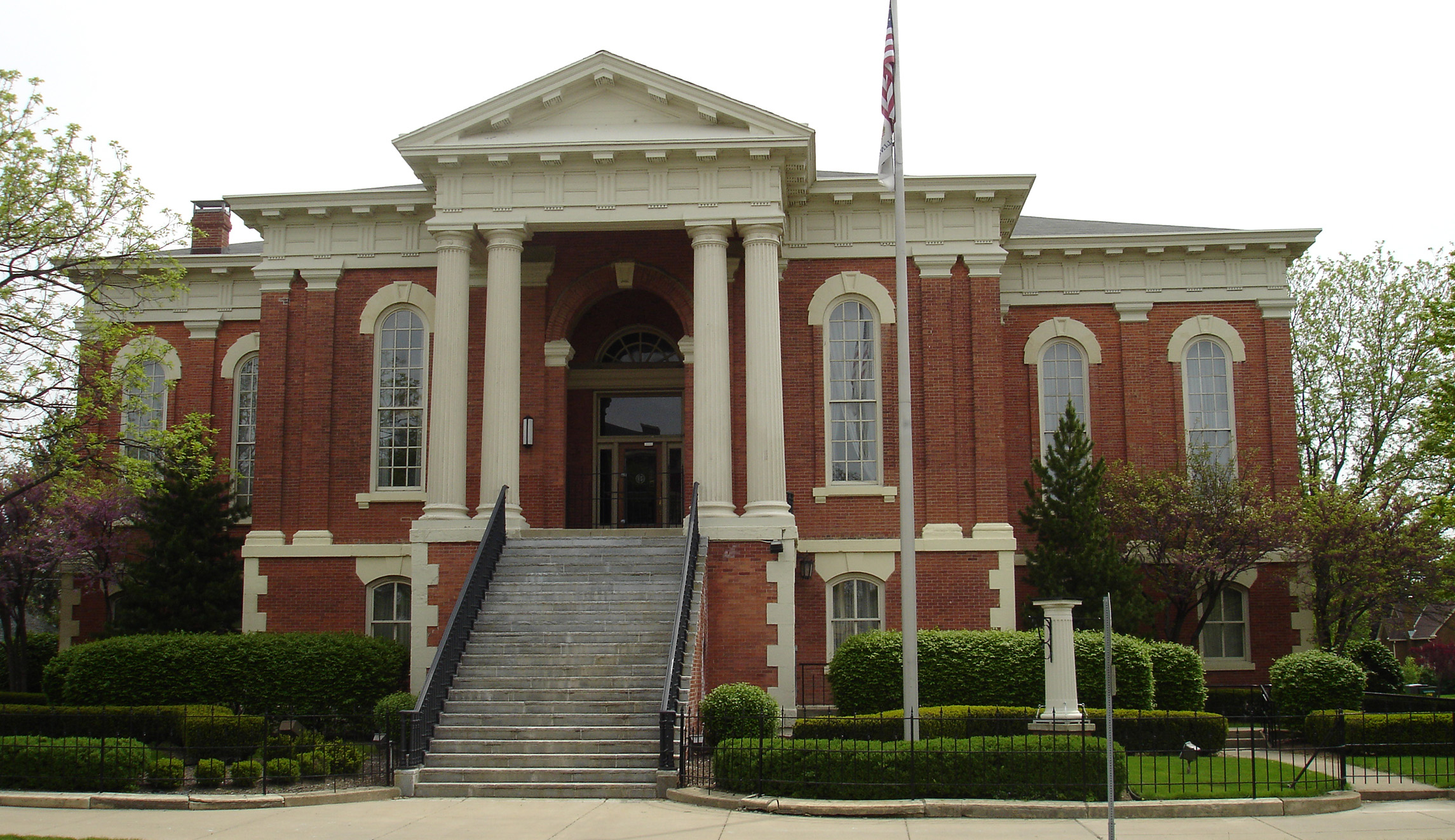 Illinois appeals court: Judge can sleep through murder case if he wants to