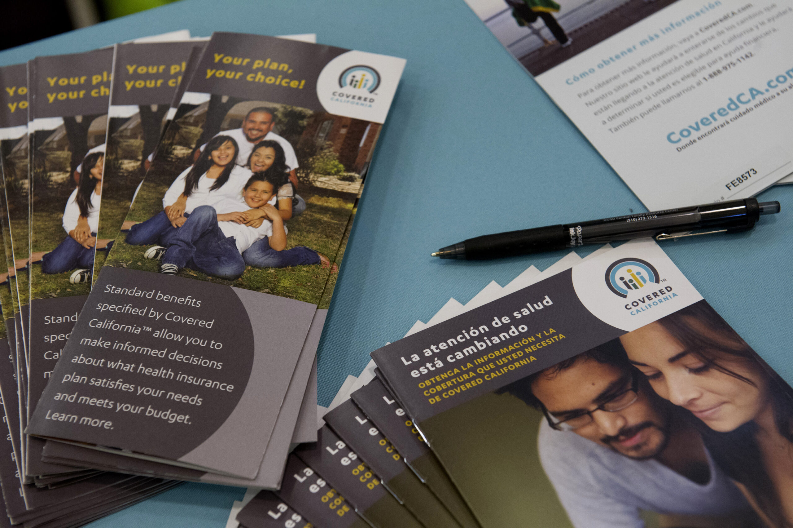 Obamacare mess weakens White House pitch to Hispanics