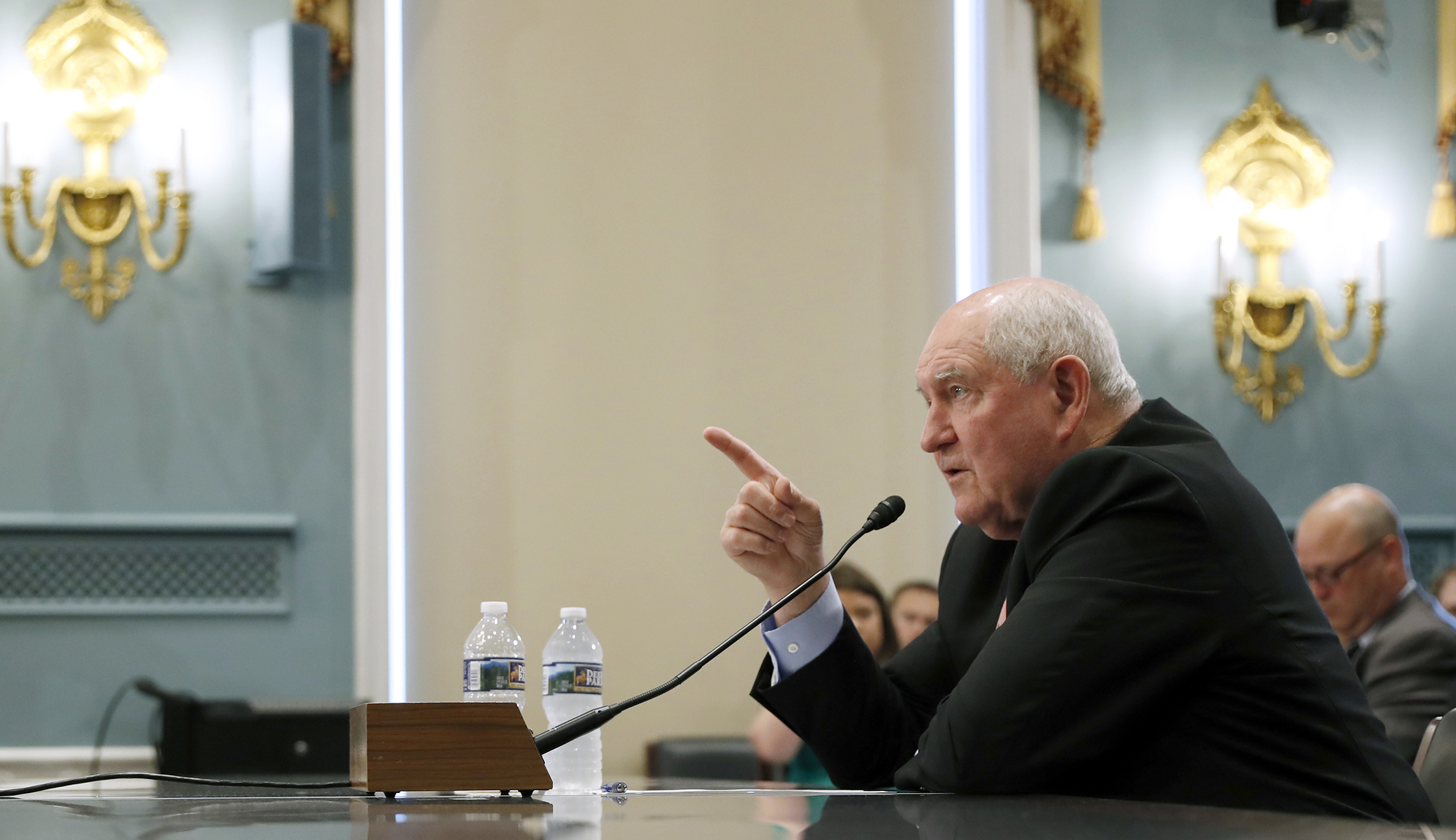 USDA seeks to reassure farmers on NAFTA