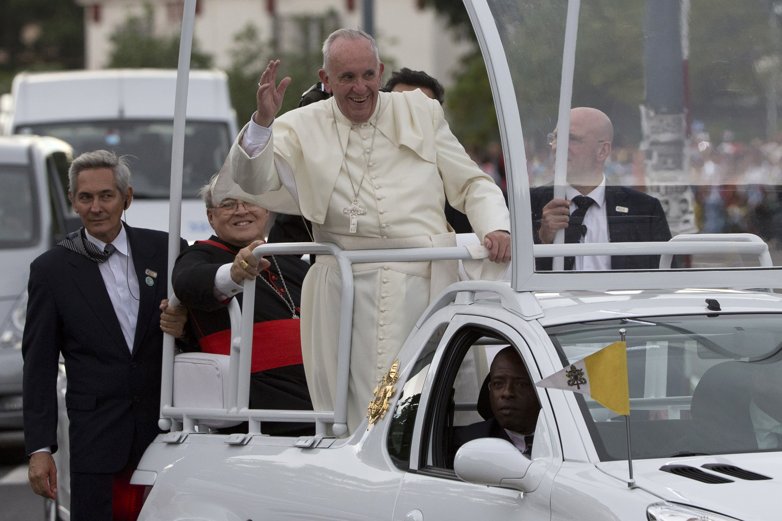 Pope Francis reaches out to the Cuban people