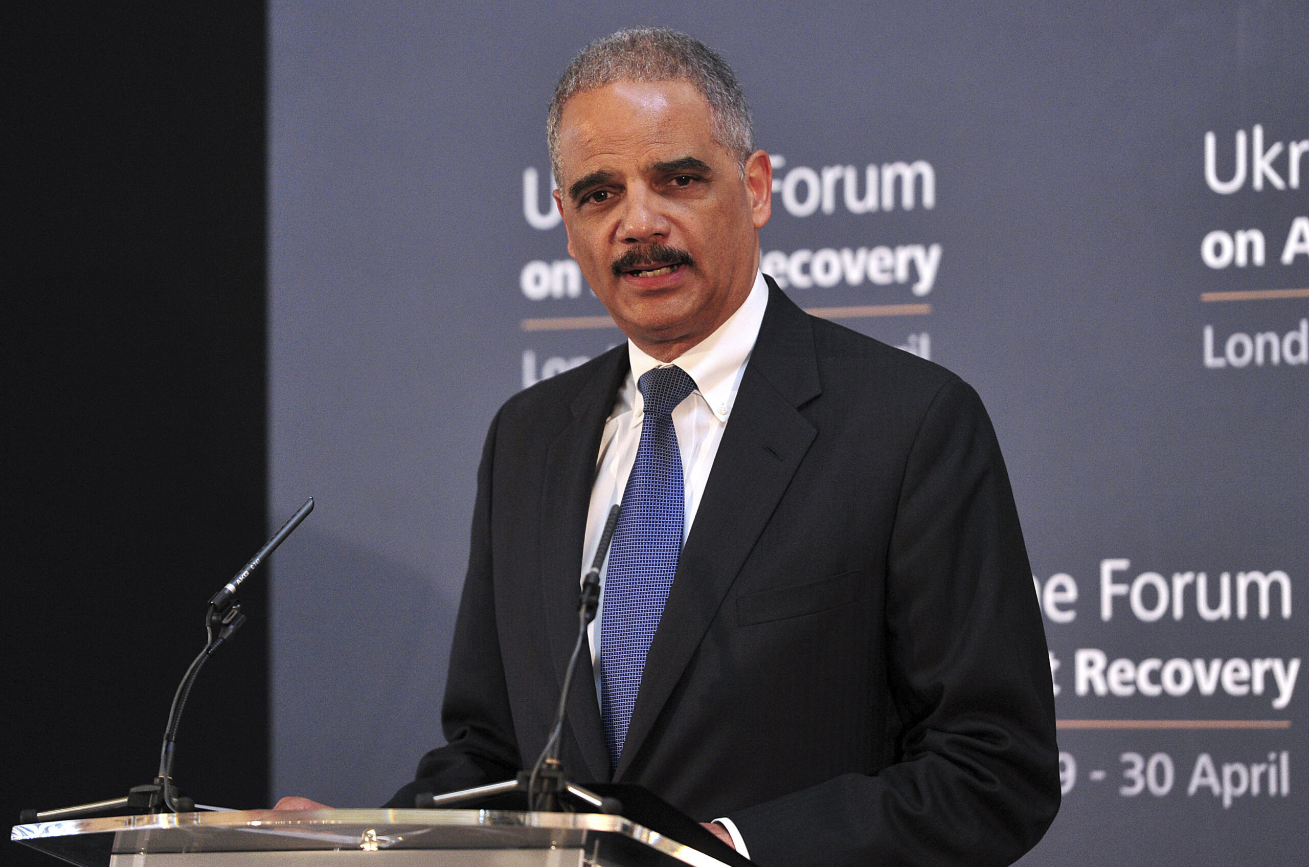 Eric Holder mulling criminal prosecutions for big banks