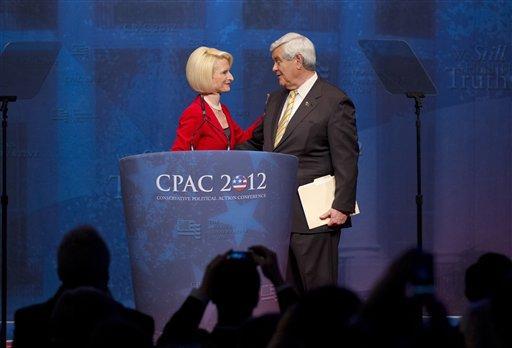 Callista tries to humanize herself and Newt