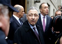 Disgraced Dem’s party affiliation ignored by media
