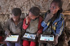 Tablet as teacher: Poor Ethiopian kids learn ABCs