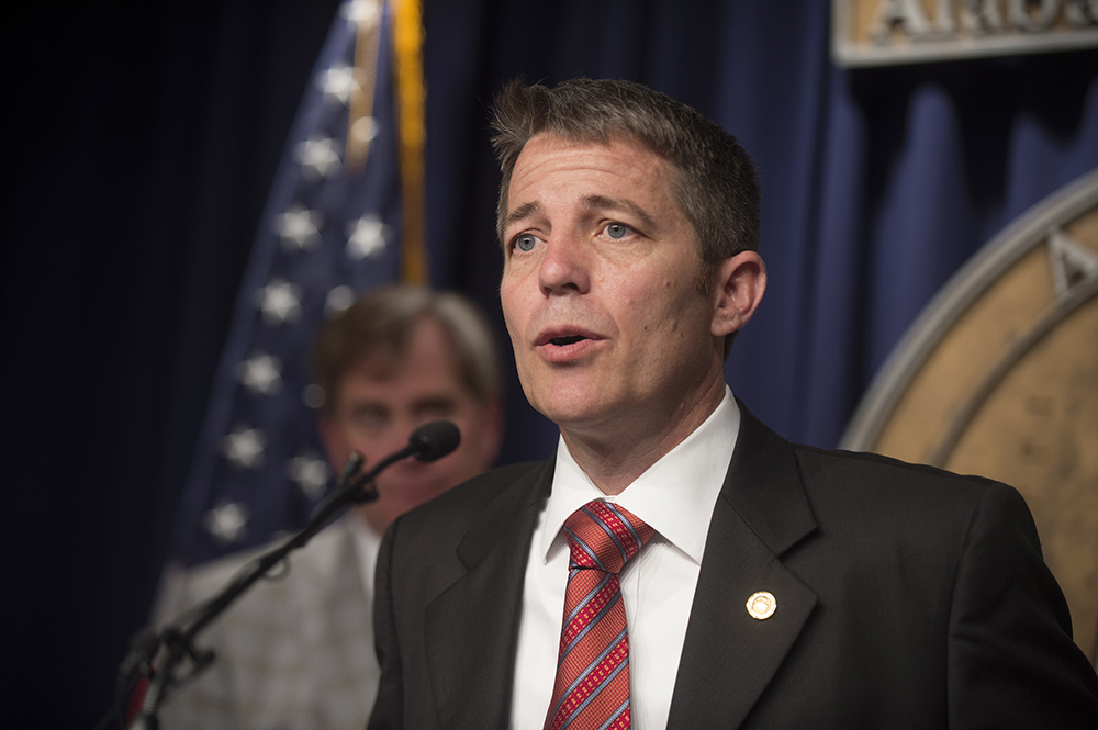 Ala. lawmaker tries to impeach governor amid scandal