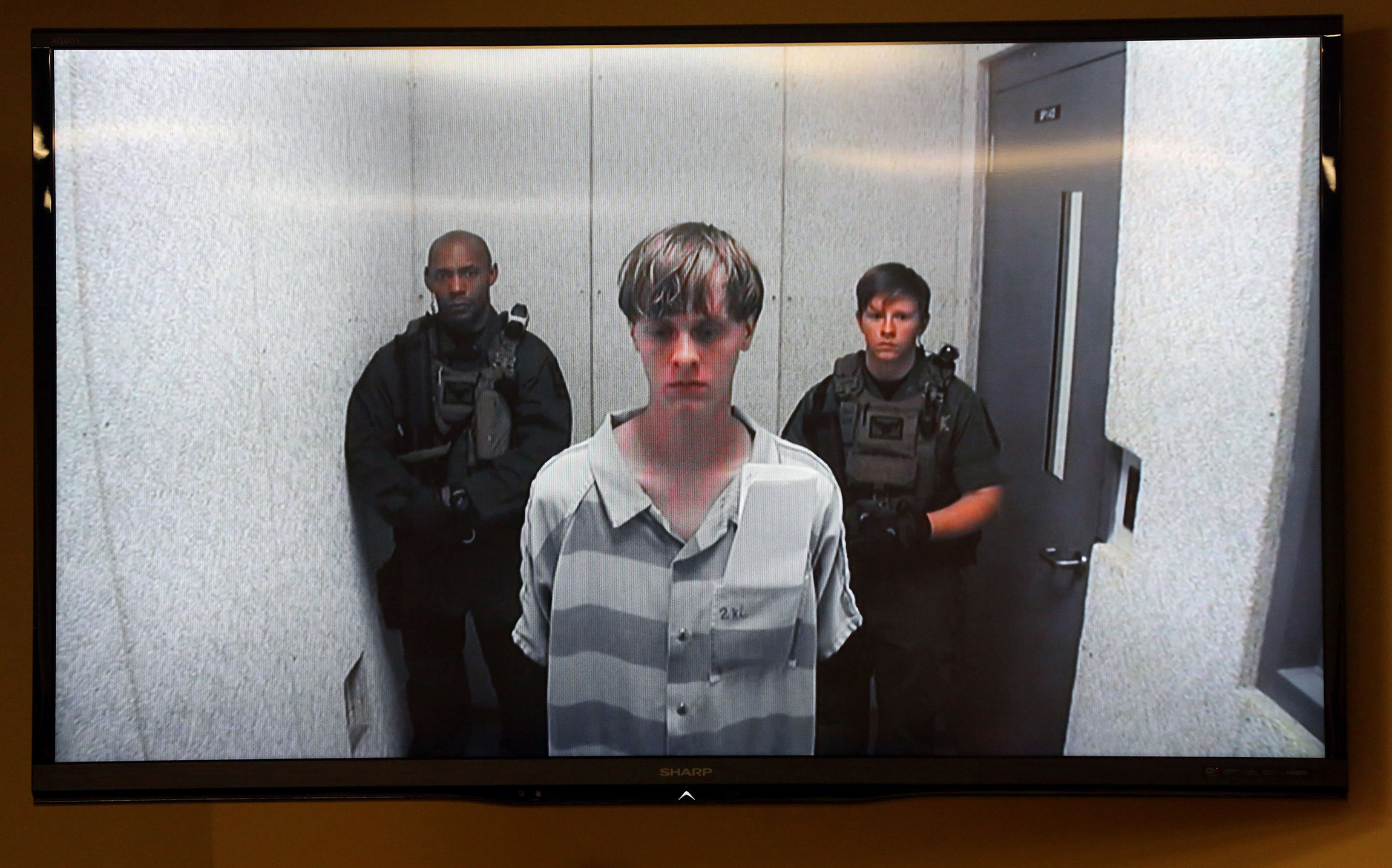 ACLU asks Justice Dept. to accept Dylann Roof guilty plea offer