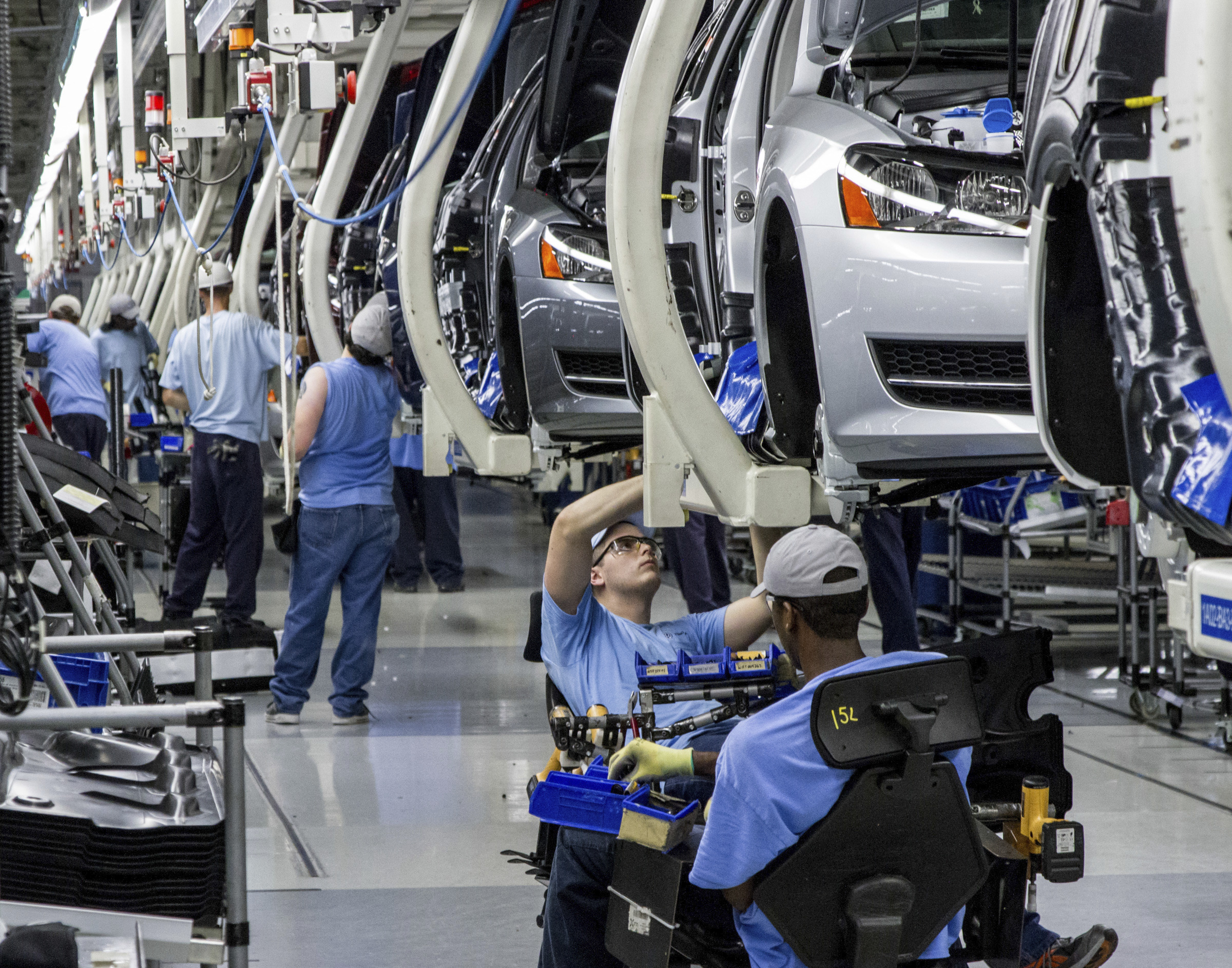UAW abandons effort to overturn loss at Chattanooga Volkswagen plant