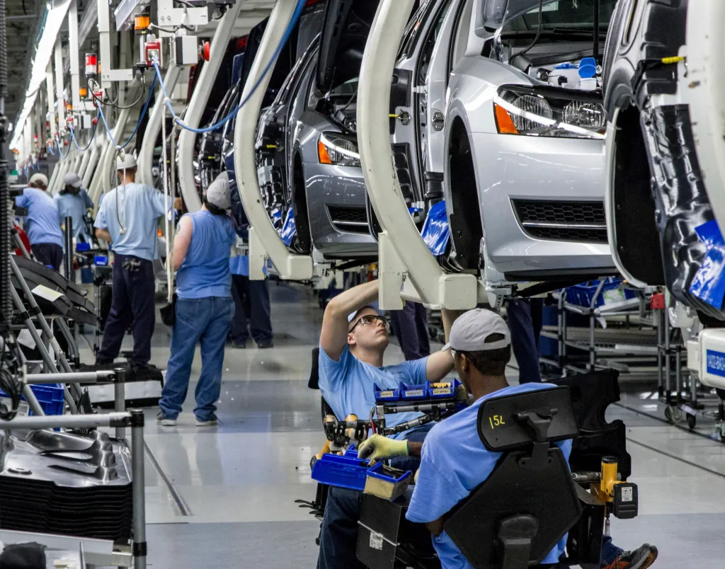 UAW abandons effort to overturn loss at Chattanooga Volkswagen plant