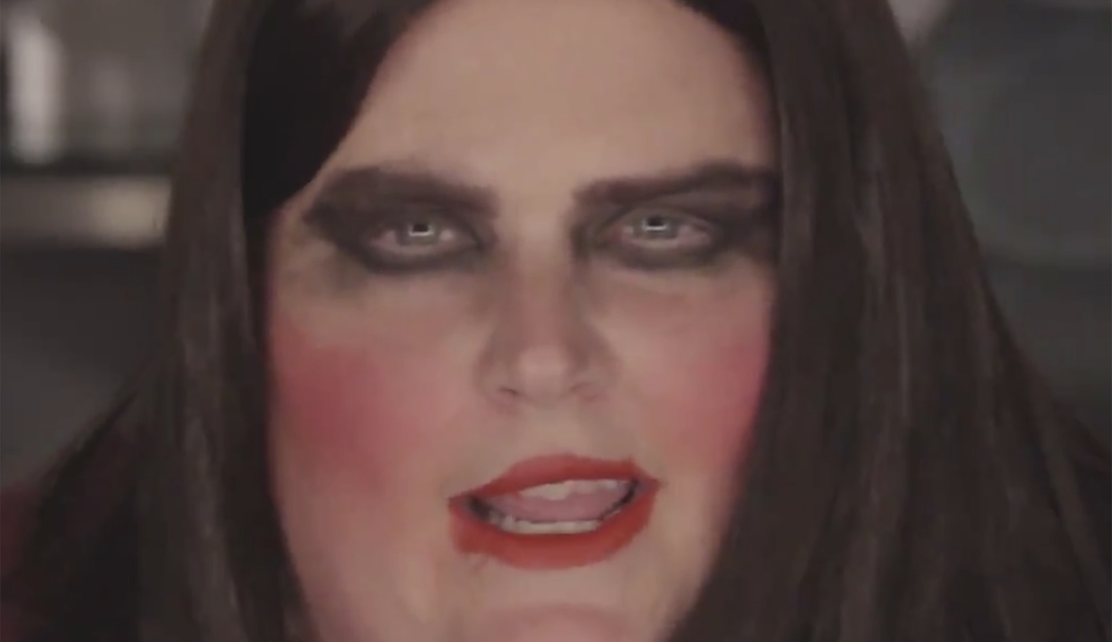 Chelsea Handler promotes video calling Sarah Sanders a man with ‘big, fat biscuit’ face