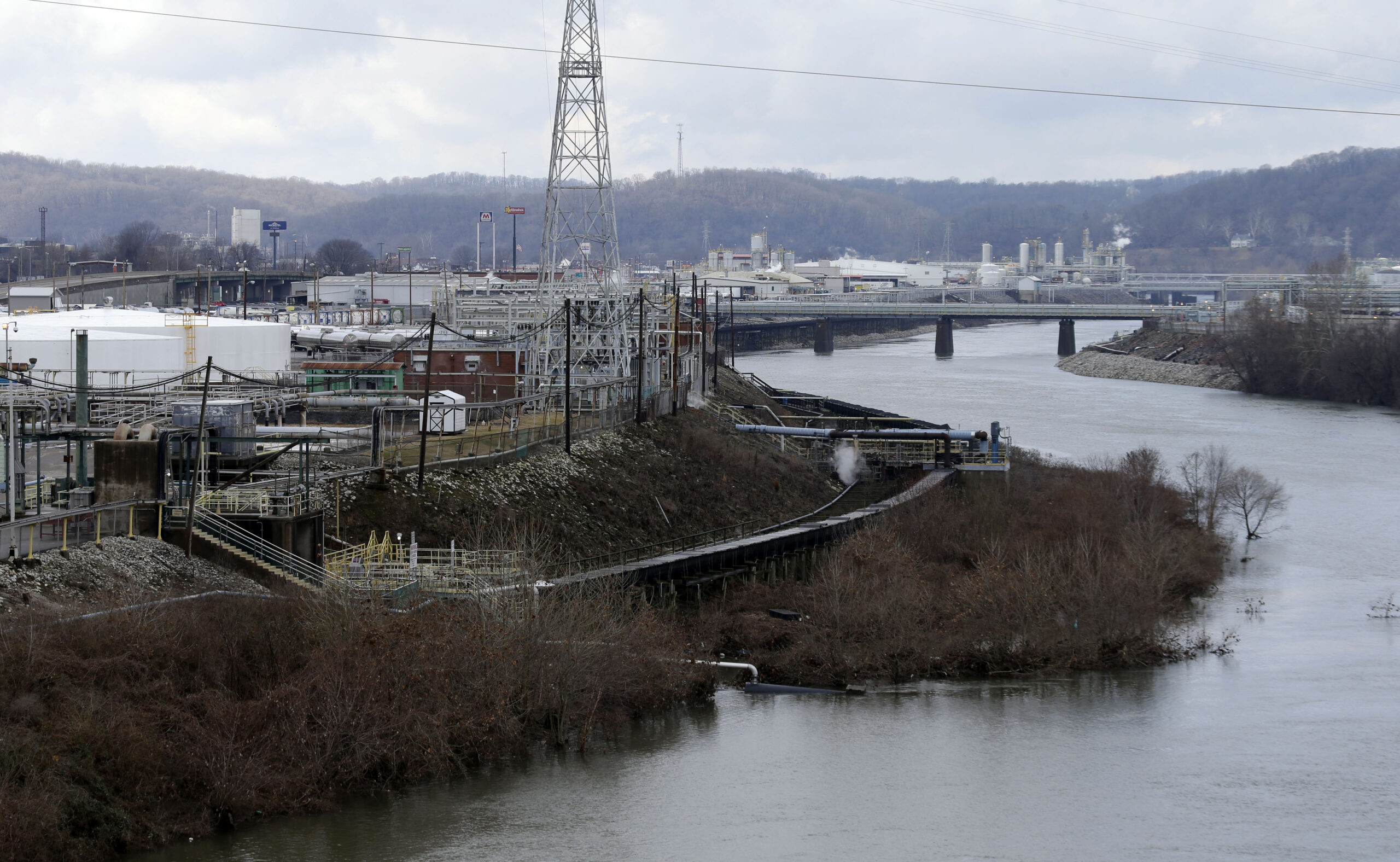 West Virginia chemical spill shows vulnerability of water supply