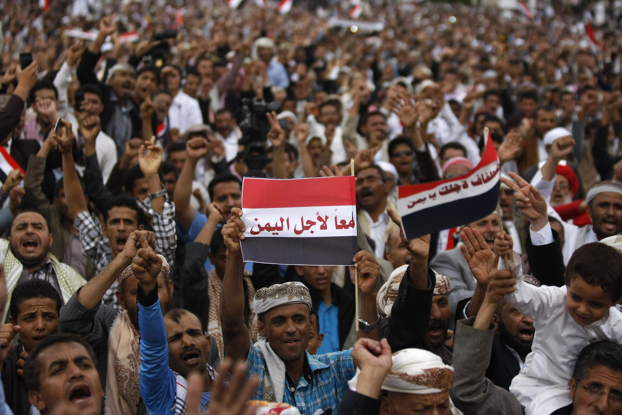 Yemen clashes between rebels, tribesmen kill 40