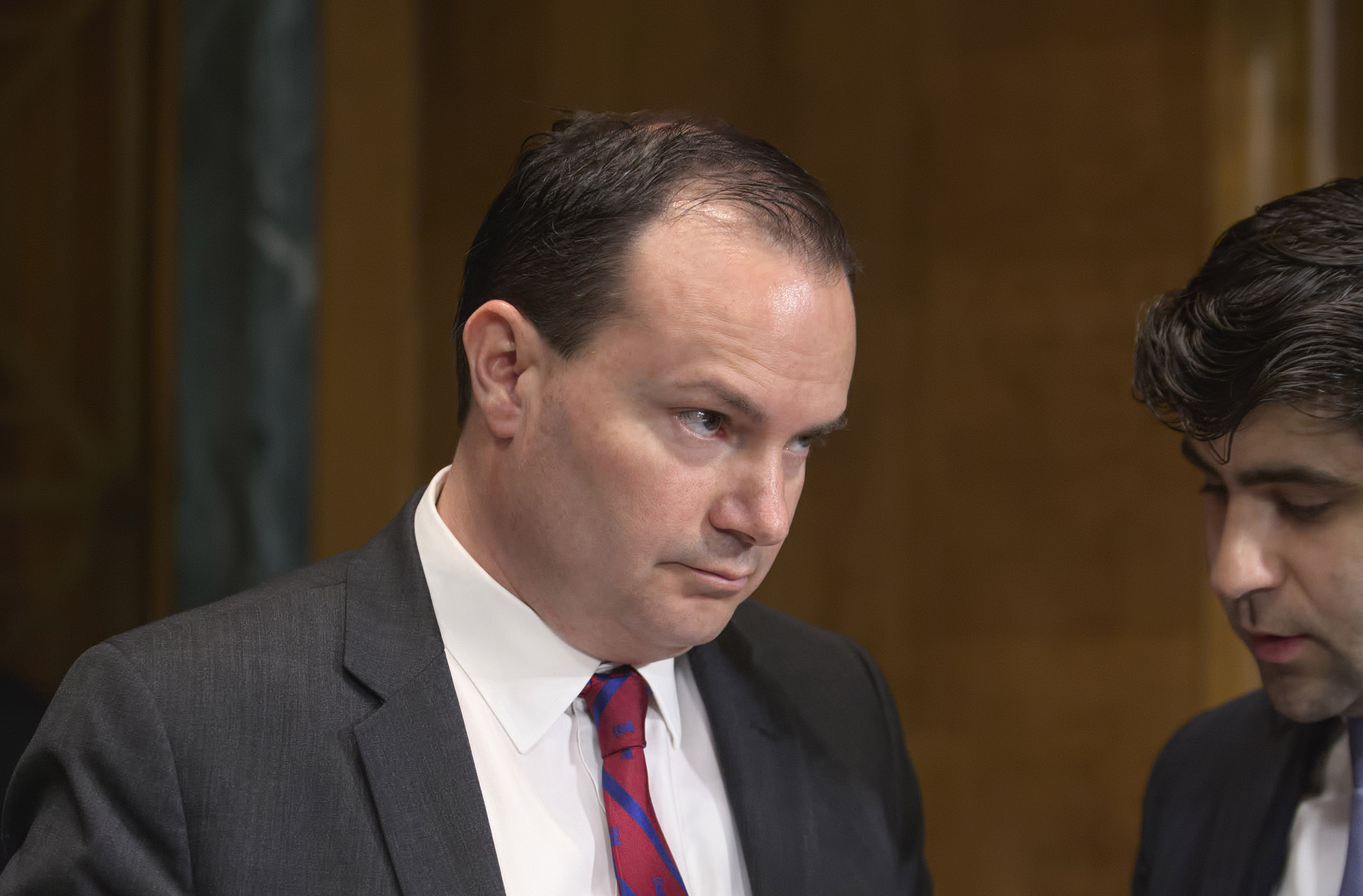 GOP split delays email privacy bill in the Senate