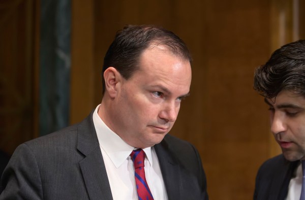 GOP split delays email privacy bill in the Senate