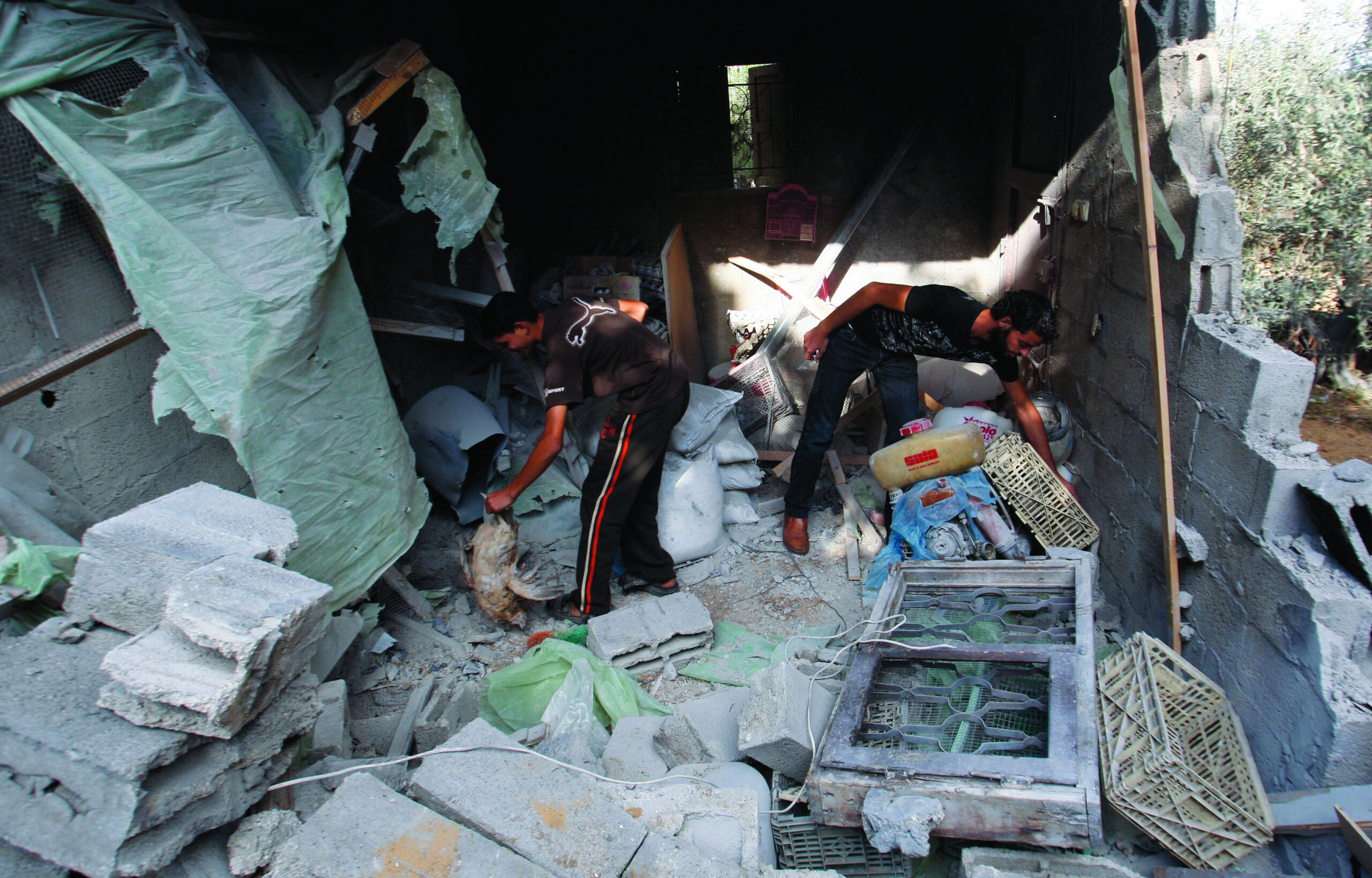 Israel, Gaza militants trade fire in escalation