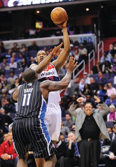 Wizards’ Seraphin looks like a star with Magic’s Howard out