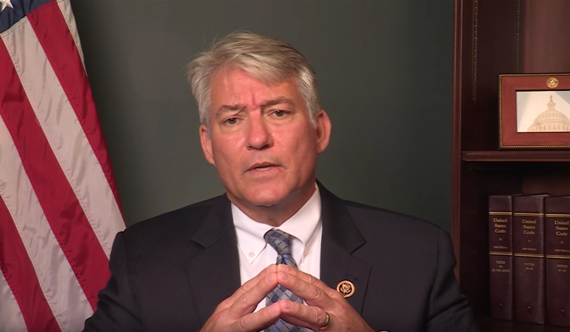 GOP lawmaker calls on Lynch to resign over Clinton email probe