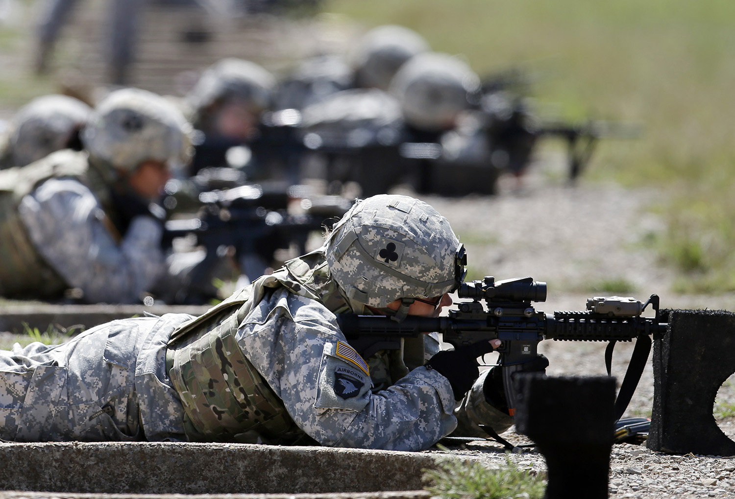 Republicans try to keep draft male-only for now
