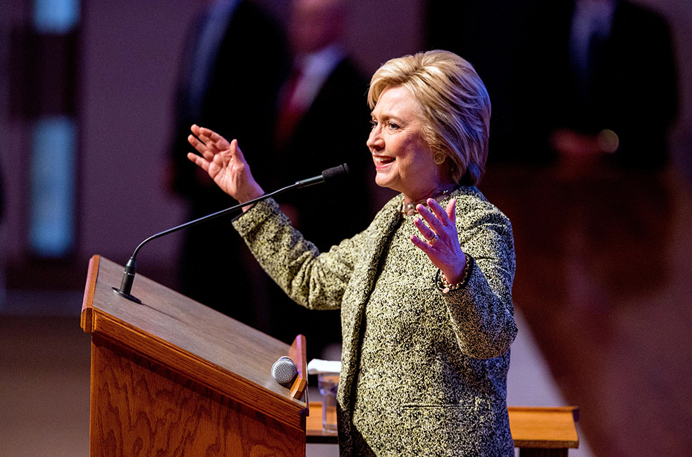 Clinton easily seizes Tennessee