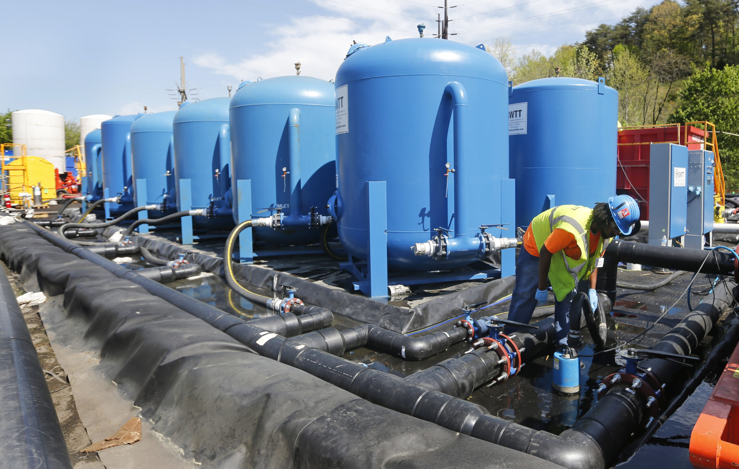 Conservative clean energy group beefs up staff to lobby Trump