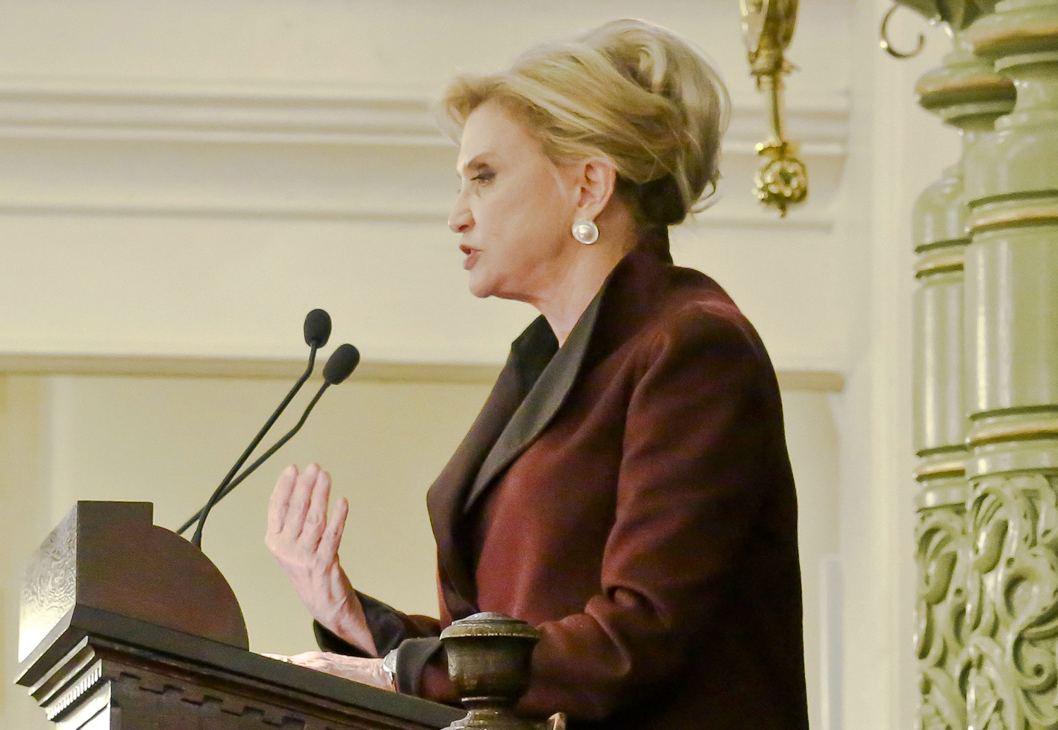 Democrat upsets GOP by calling banking bill a ‘middle finger’