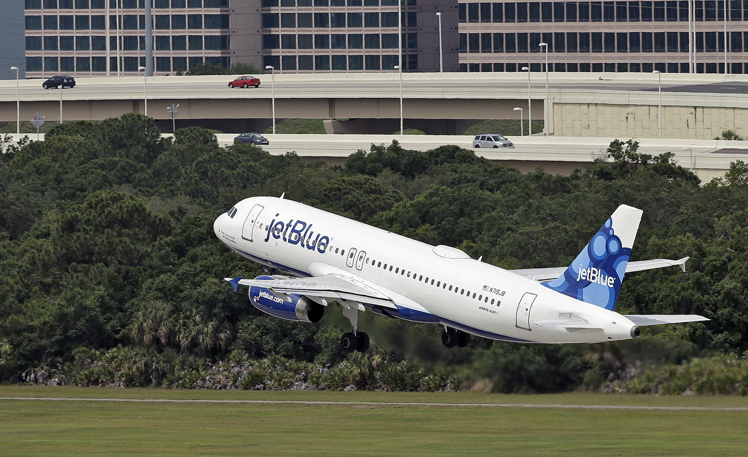 JetBlue launches $99 flights to Cuba