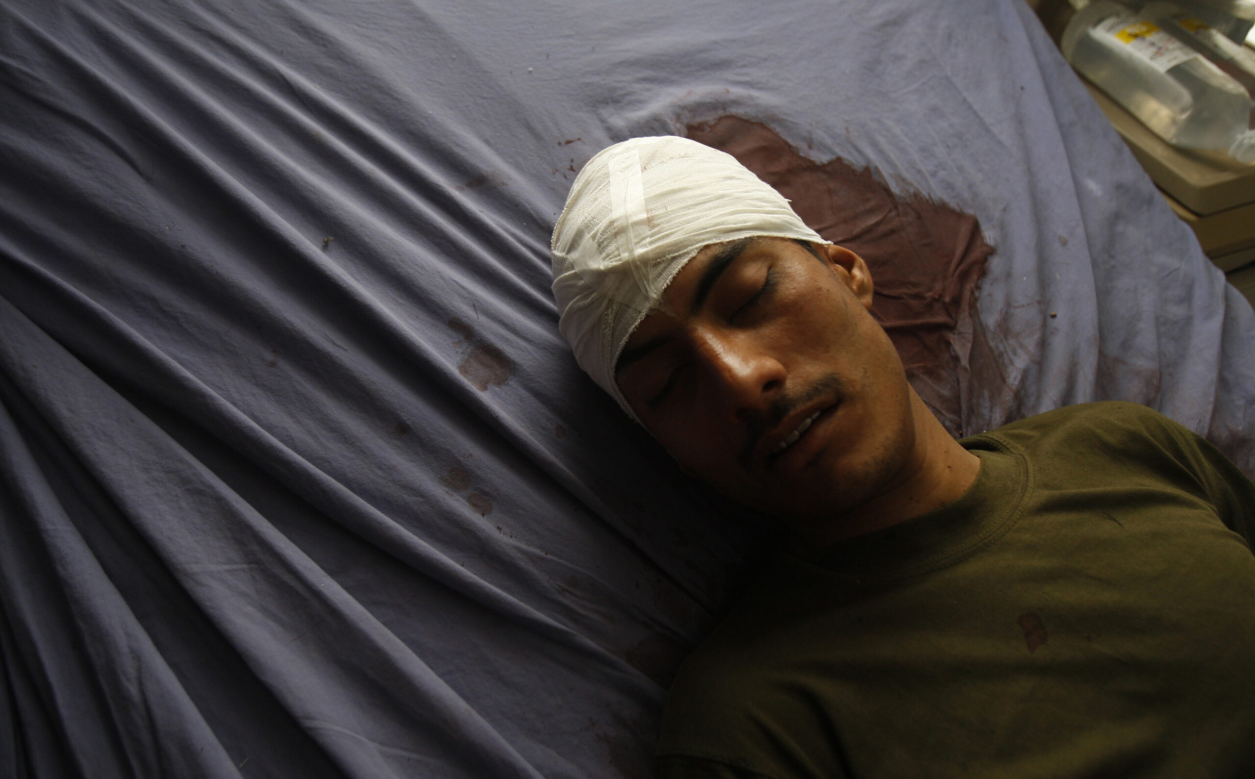 Car bombing targeting Shiites in Pakistan kills 19