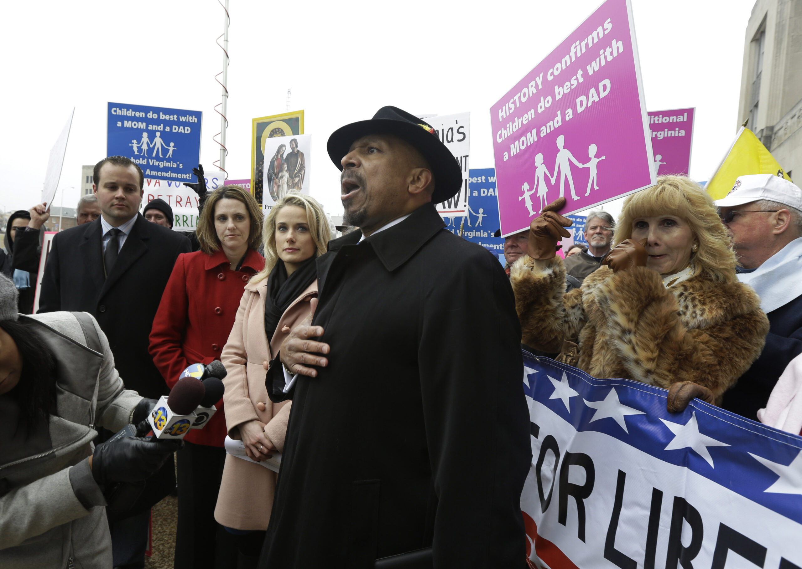 Federal judge strikes down Texas gay marriage ban