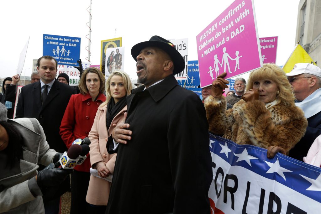 Federal judge strikes down Texas gay marriage ban